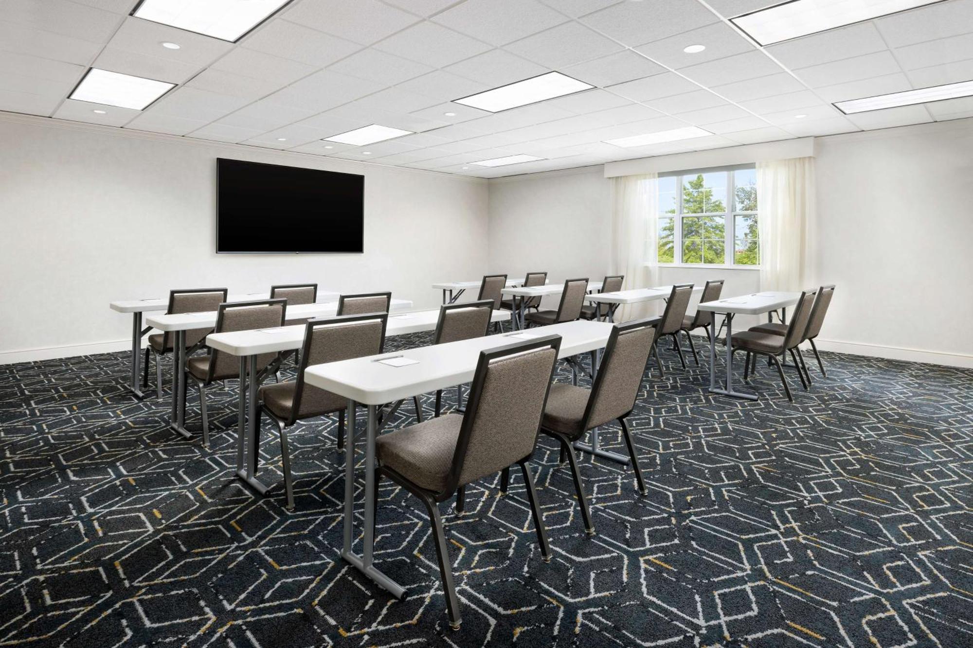 Homewood Suites By Hilton Portsmouth Esterno foto