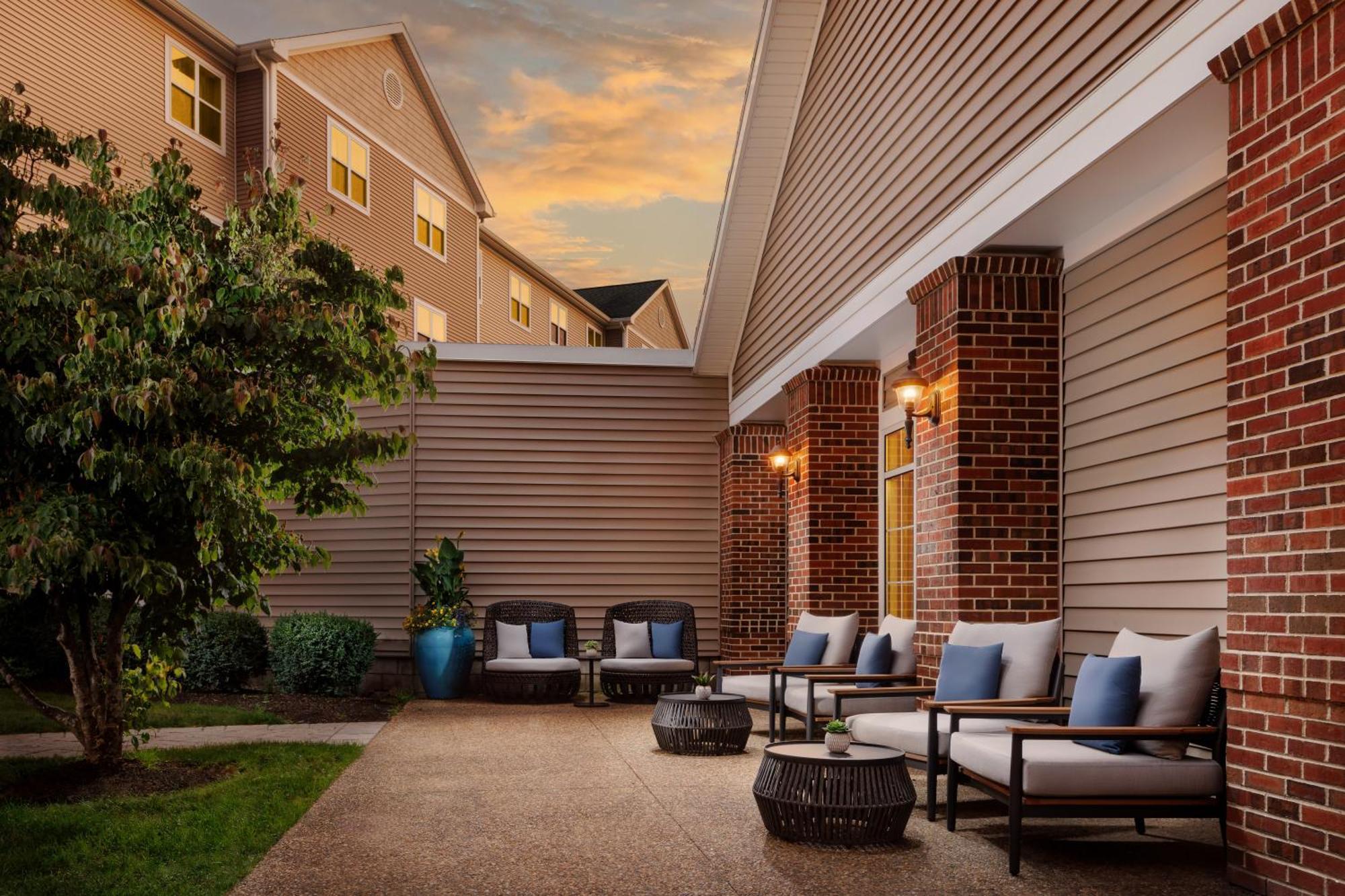 Homewood Suites By Hilton Portsmouth Esterno foto